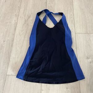 Lululemon women’s top size 2
